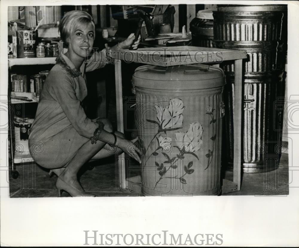 1966 Press Photo Janice Topino with decorated garbage can - Historic Images