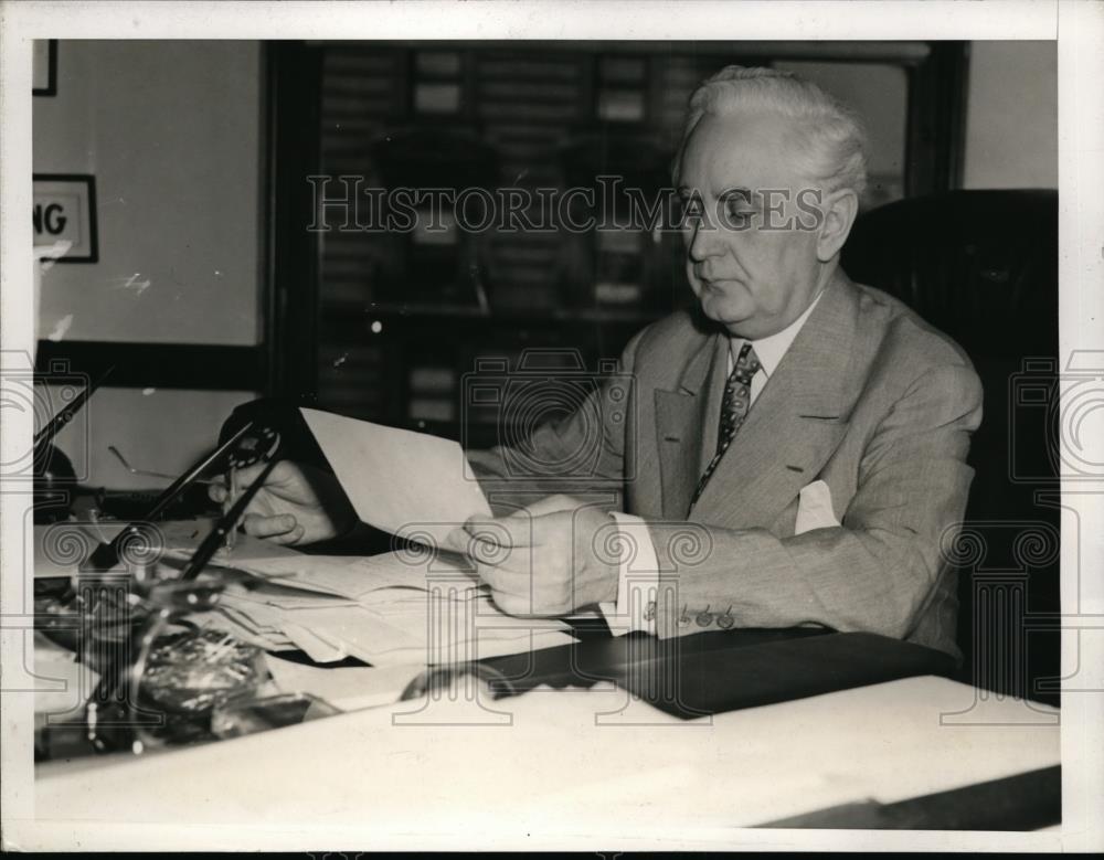 1943 Press Photo Leo Crowley Tackling His New Position - nee96586 - Historic Images