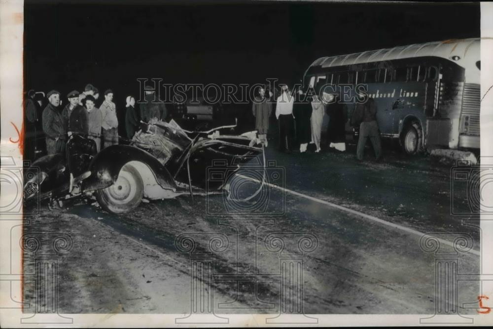 1950 Press Photo Ten Persons Were Hurt After The Collision Of Bus And Auto - Historic Images