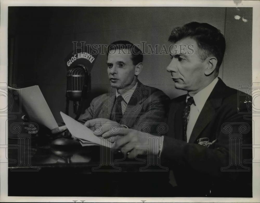 1956 Press Photo Polish Speakers, Guzowski and Haupt, On &quot;Voice Of America&quot; - Historic Images