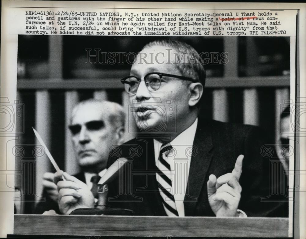 1965 Press Photo U.Thank, U.N Sec.General during news conference at U.N New York - Historic Images