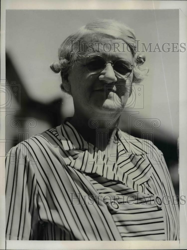 1939 Press Photo Mrs TJ McConnell rented her cottage to fugitive - nef01931 - Historic Images