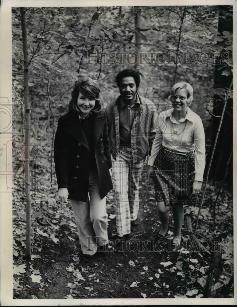 1947 Press Photo Mrs. John A.Gregor, Naturalist Ed Leonard and Mrs.Alan Screck - Historic Images