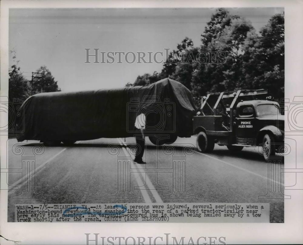 1951 Press Photo Greyhound Bus Smashed Into Tractor-Trailer - nee96204 - Historic Images