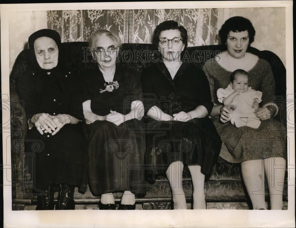 1955 Press Photo Five generations of Stucky family women gather in Moundridge KS - Historic Images