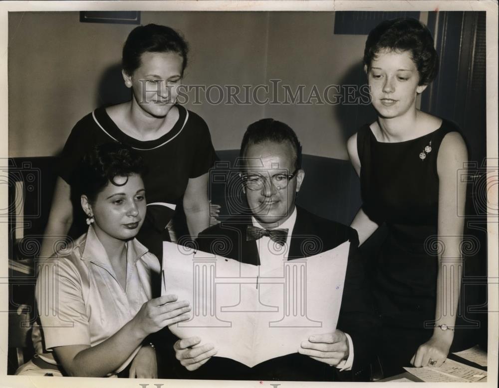 1957 Press Photo Jackie Rini Dolores Doctor Richard Gigax Charlene Hurley - Historic Images