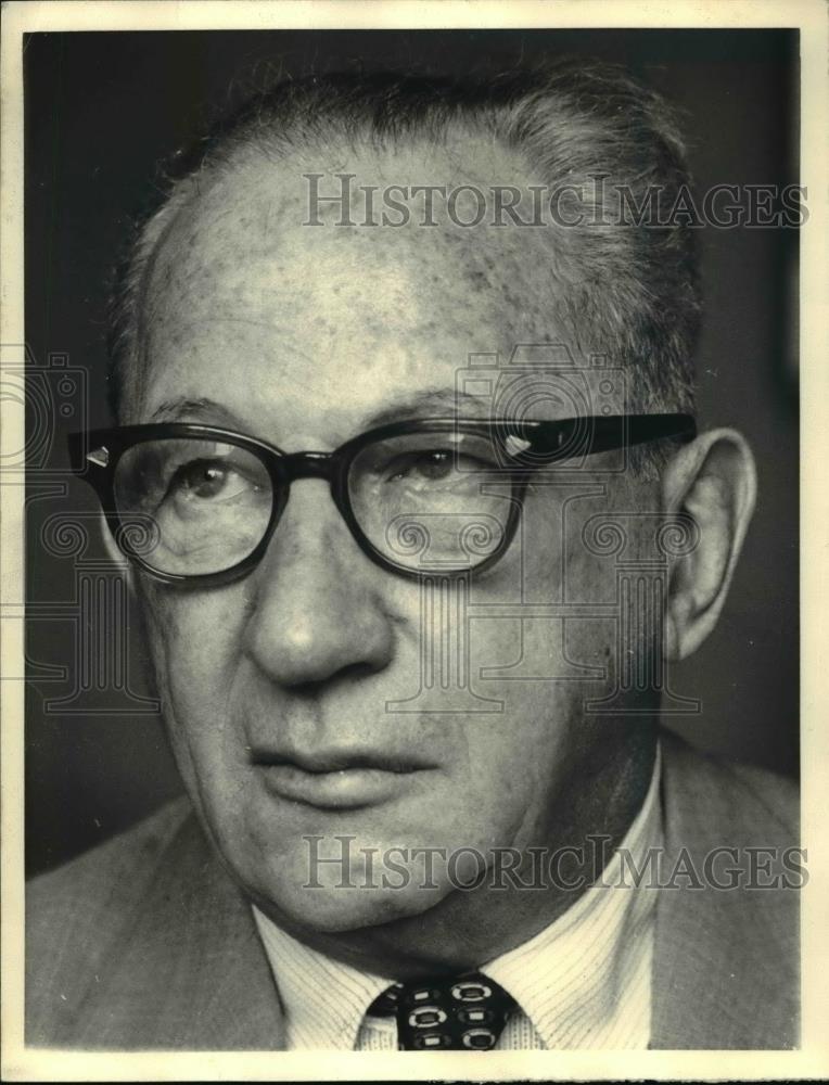 1964 Press Photo Portrait of Dr. Hyman - nee95382 - Historic Images