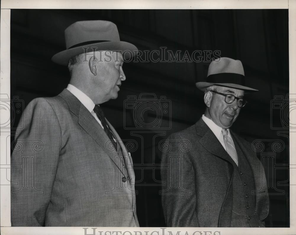 1954 Press Photo President Eisenhower And Lewis Strauss At The White House - Historic Images