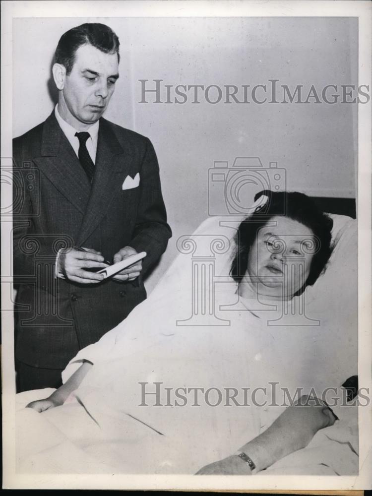1946 Press Photo Antonia Szymkwica in hospital after poisoning by fiance - Historic Images