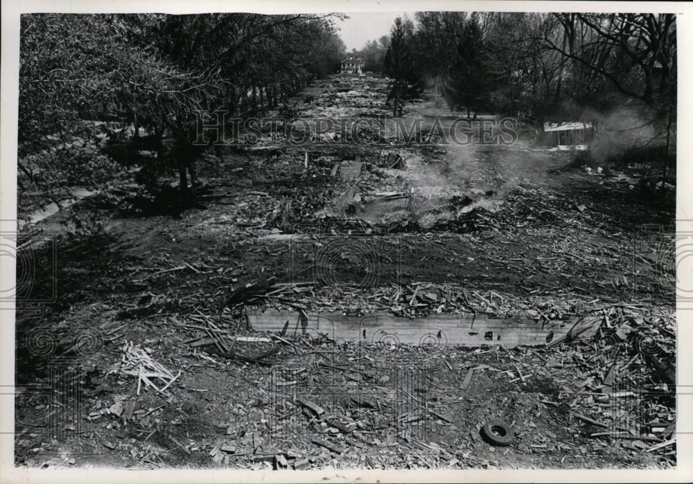 1967 Press Photo Homes being cleared for Northwest Freeway - nef00769 - Historic Images