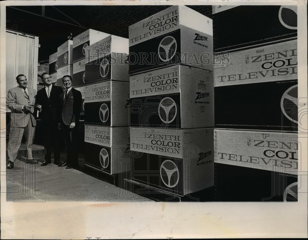 1956 Press Photo Businessmen With New Arrival Of Zenith Televisions In Warehouse - Historic Images