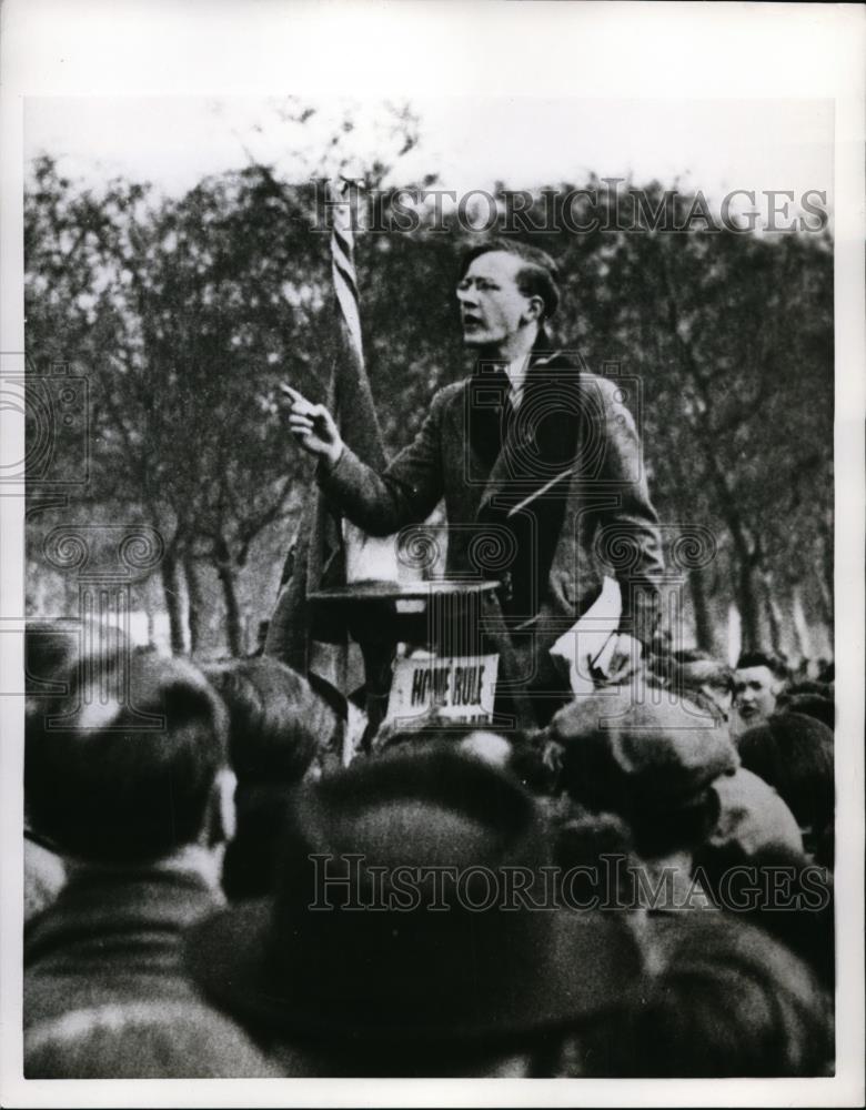 1956 Press Photo English Commy - nef00811 - Historic Images