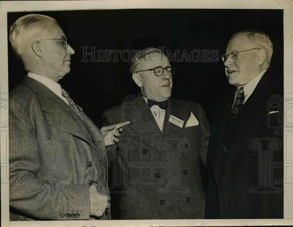 1947 Press Photo Editors Marion H. Creager, Donald J. Sterling, Grove Patterson - Historic Images