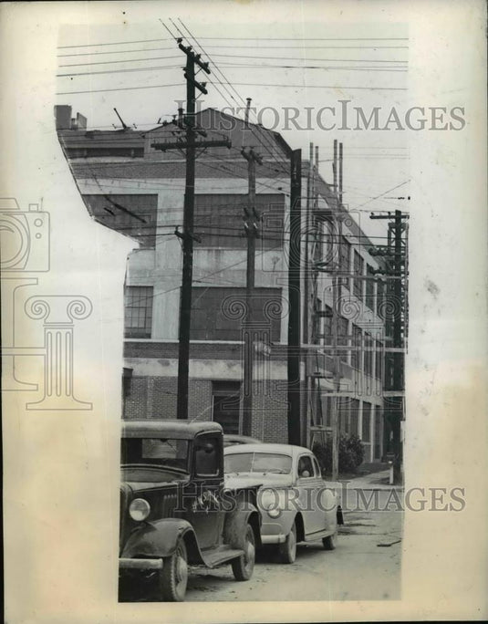 1943 Press Photo Antiaircraft Gun On A Rooftop Perch - nee95745 - Historic Images