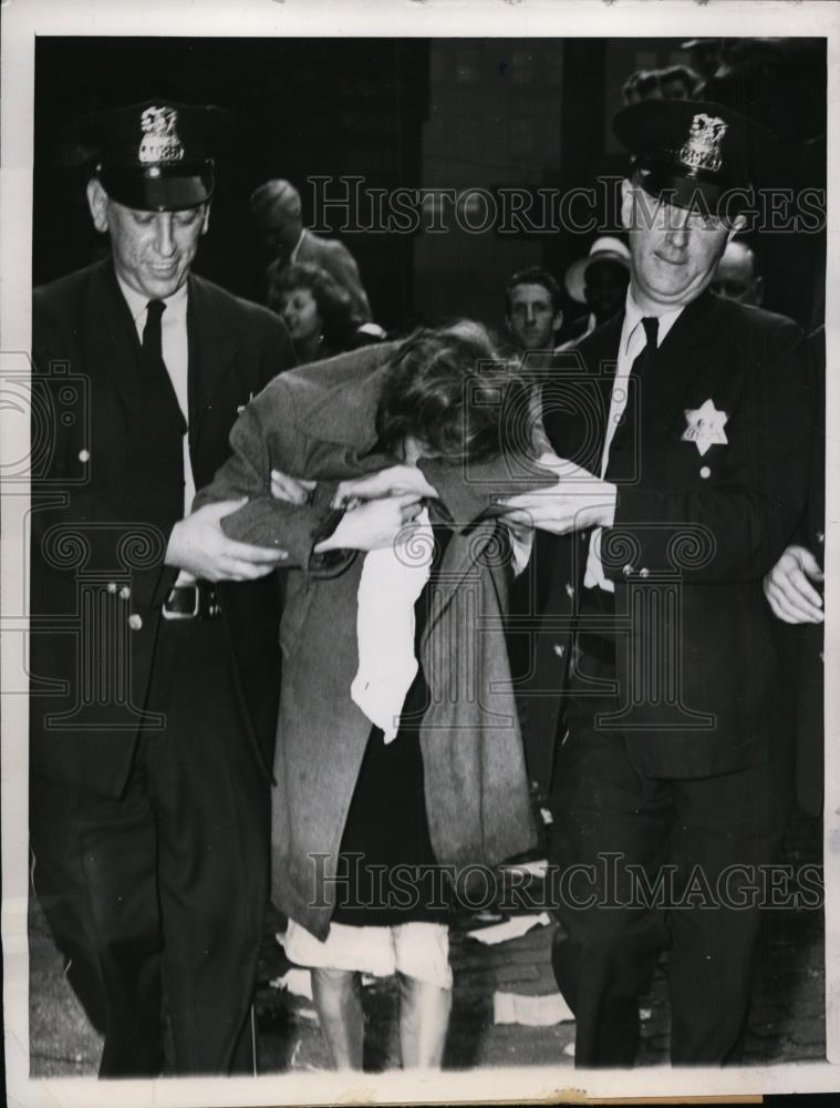 1948 Press Photo Policemen lead Esther Koplin from Chicago river - nef01271 - Historic Images