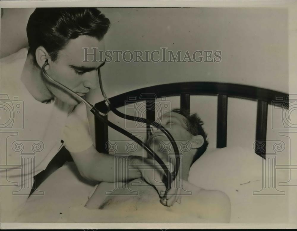 1937 Press Photo George Jones admitted eating during 41 days of Starvation - Historic Images