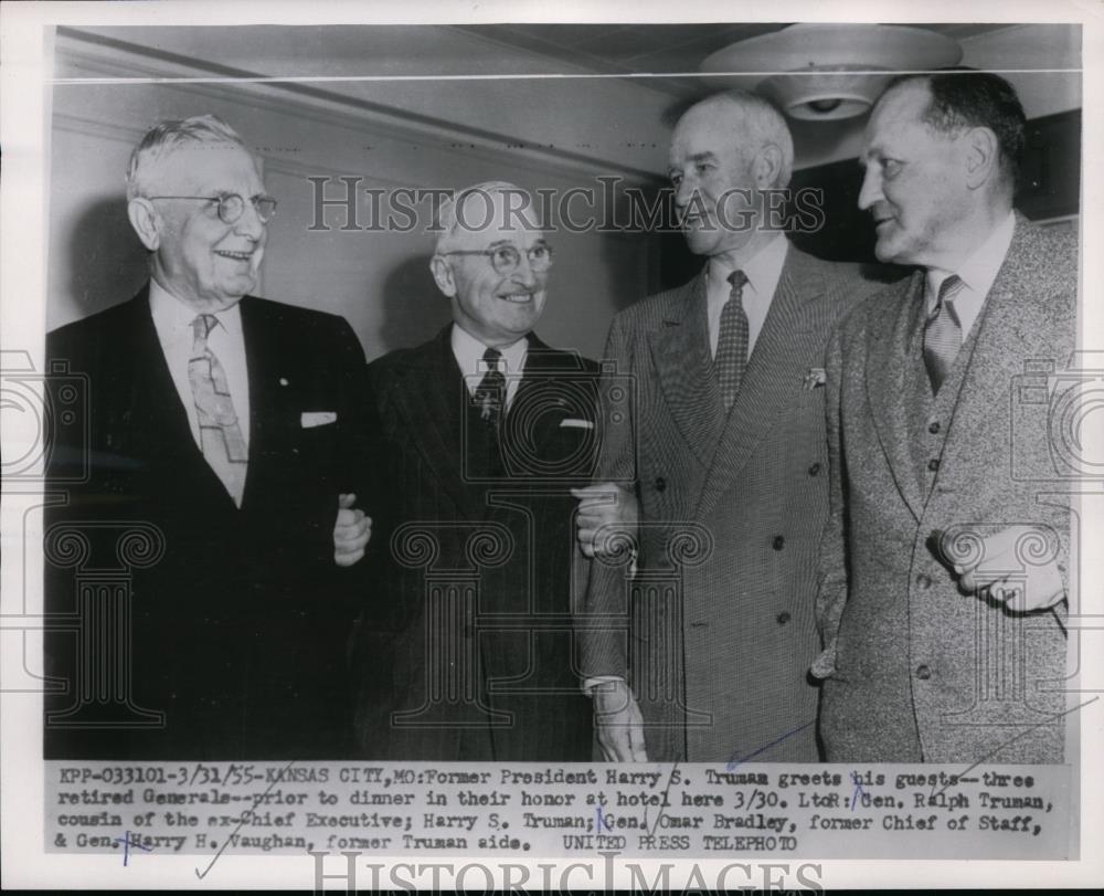 1951 Press Photo Former President Truman Honors Retired Generals At Dinner - Historic Images