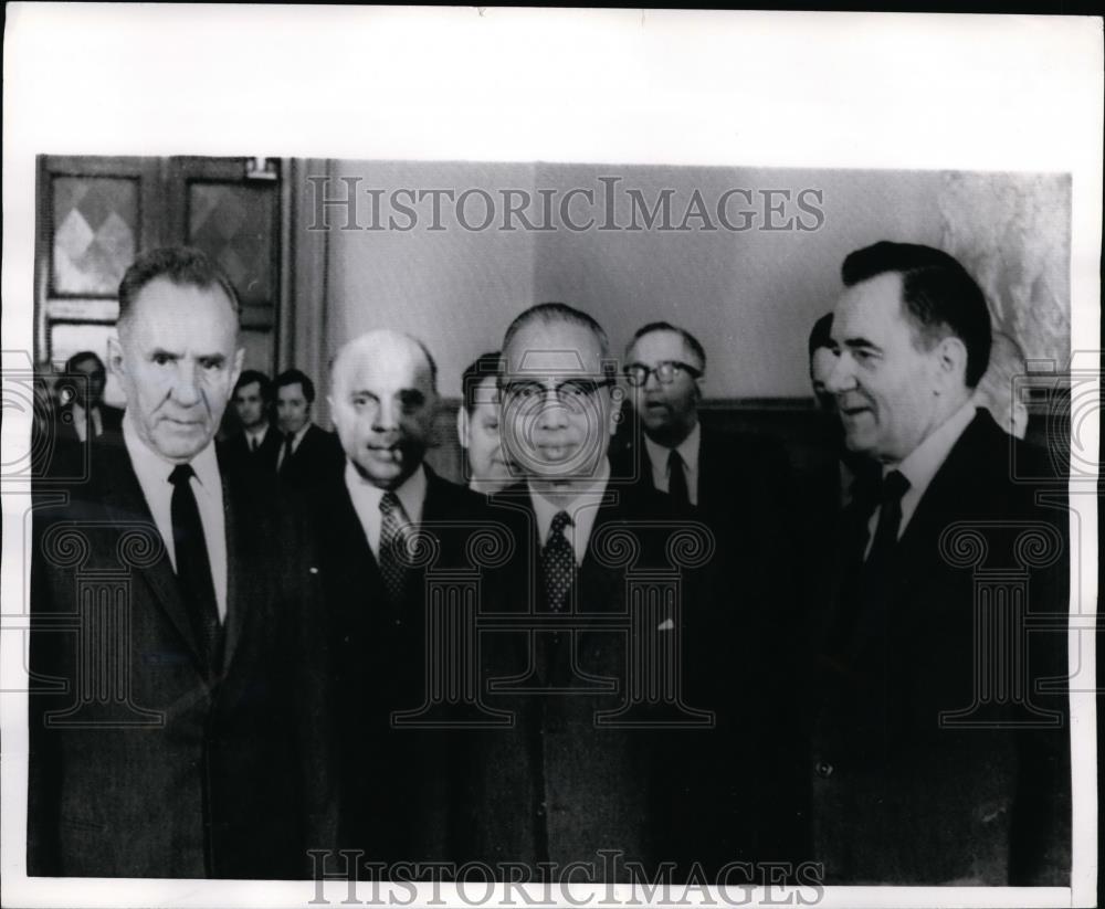 1970 Press Photo U.Thant, U.N Sec.Gen. with Alekei N.Kosygin ad Andrei Gromyko - Historic Images