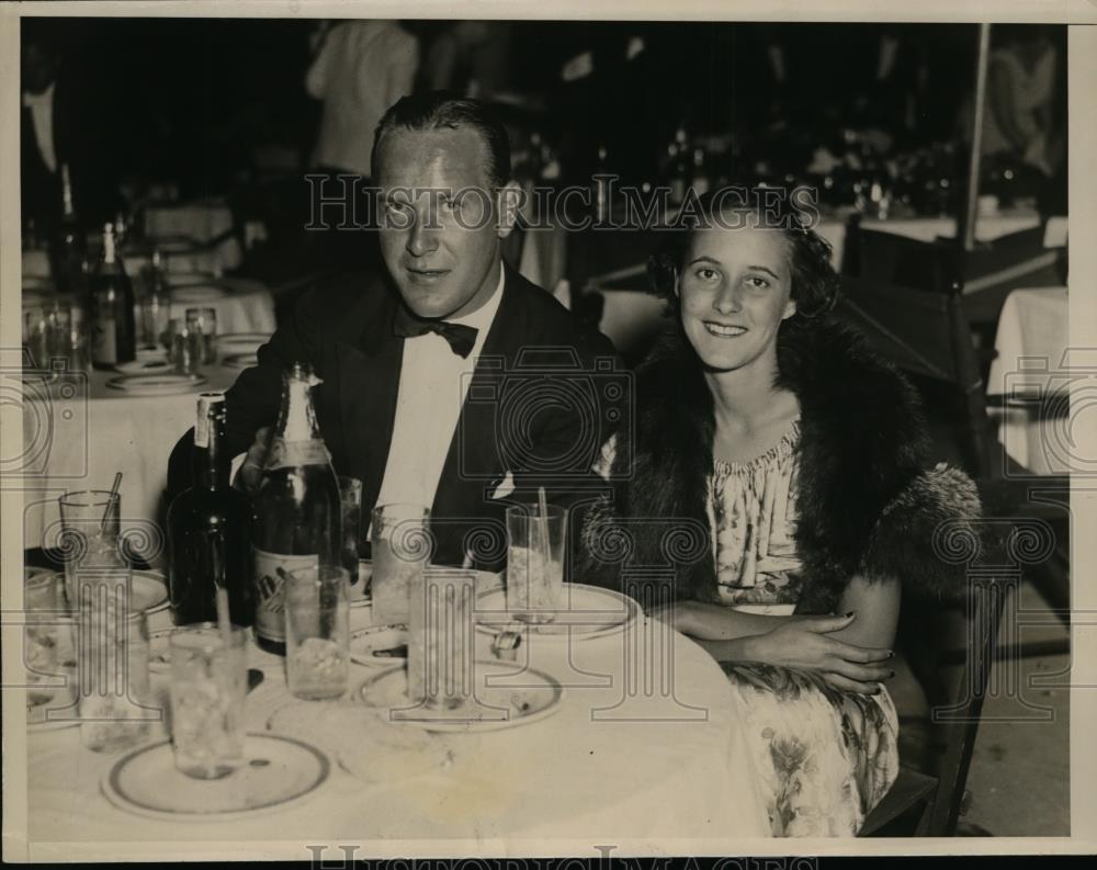 1935 Press Photo Pierre L.Barrey Jr and VIrginia Hall at Palm Beach vacationing - Historic Images