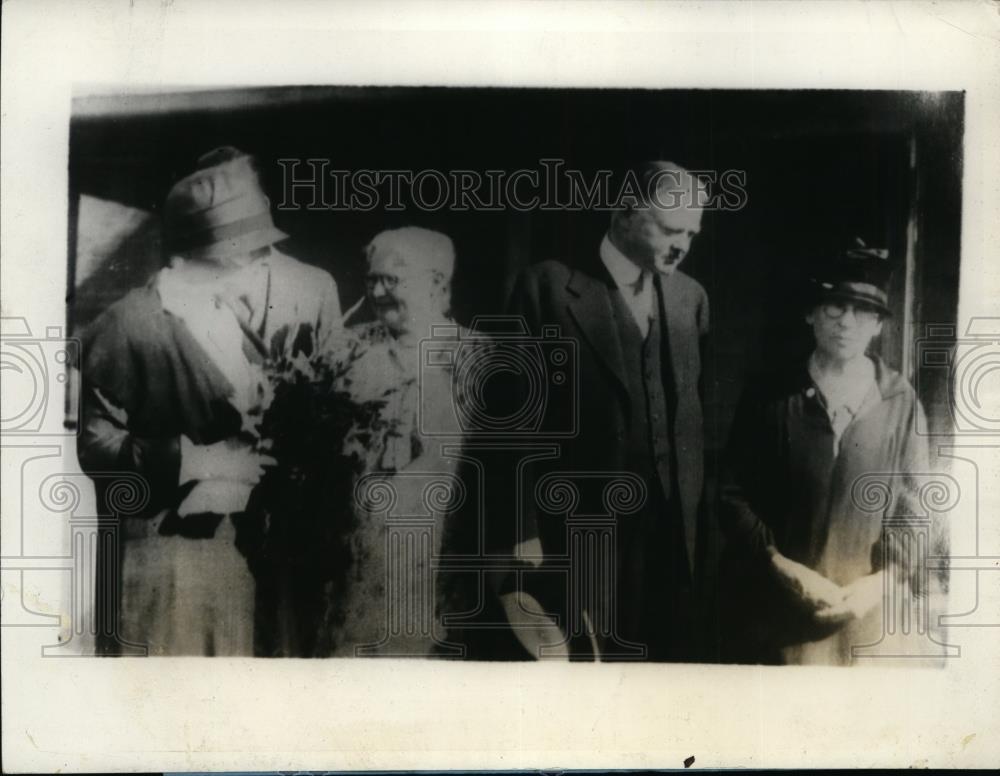 1928 Press Photo Herbert Hoover visits boyhood home in West Branch Iowa - Historic Images