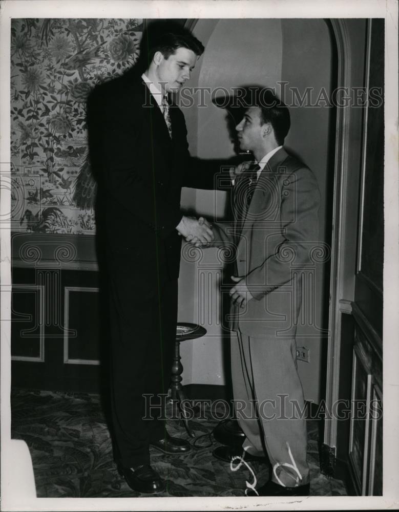 1952 Press Photo Stan Intihar of Euclid and Dom Pannitto of Collinwood - Historic Images