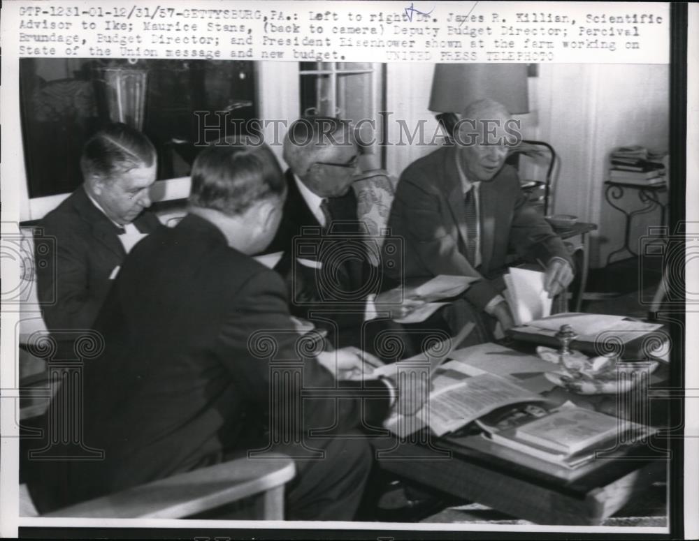 1958 Press Photo President Eisenhower Shown At The Farm - nee93630 - Historic Images