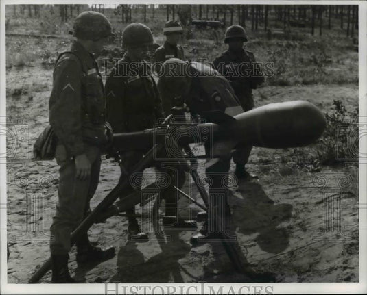 1963 Press Photo Crew of IM-22 Davy Crocket rocket - Historic Images