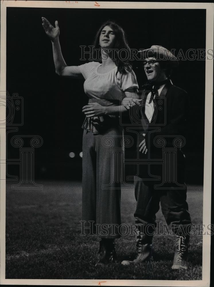 1972 Press Photo &quot;Queen&quot; Kevin Schill &amp; Escort Jim Marca,West Geauga High School - Historic Images