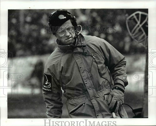 Press Photo Coach 1st Quarter - Historic Images