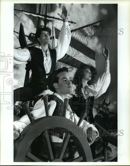 1992 Press Photo Escapade singers/dancers-Kings Island's  American Heritage Hall - Historic Images