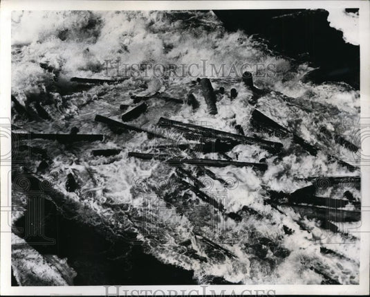 1947 Press Photo New York Spruce logs sent down Moose River, Gould Paper Co. NYC - Historic Images