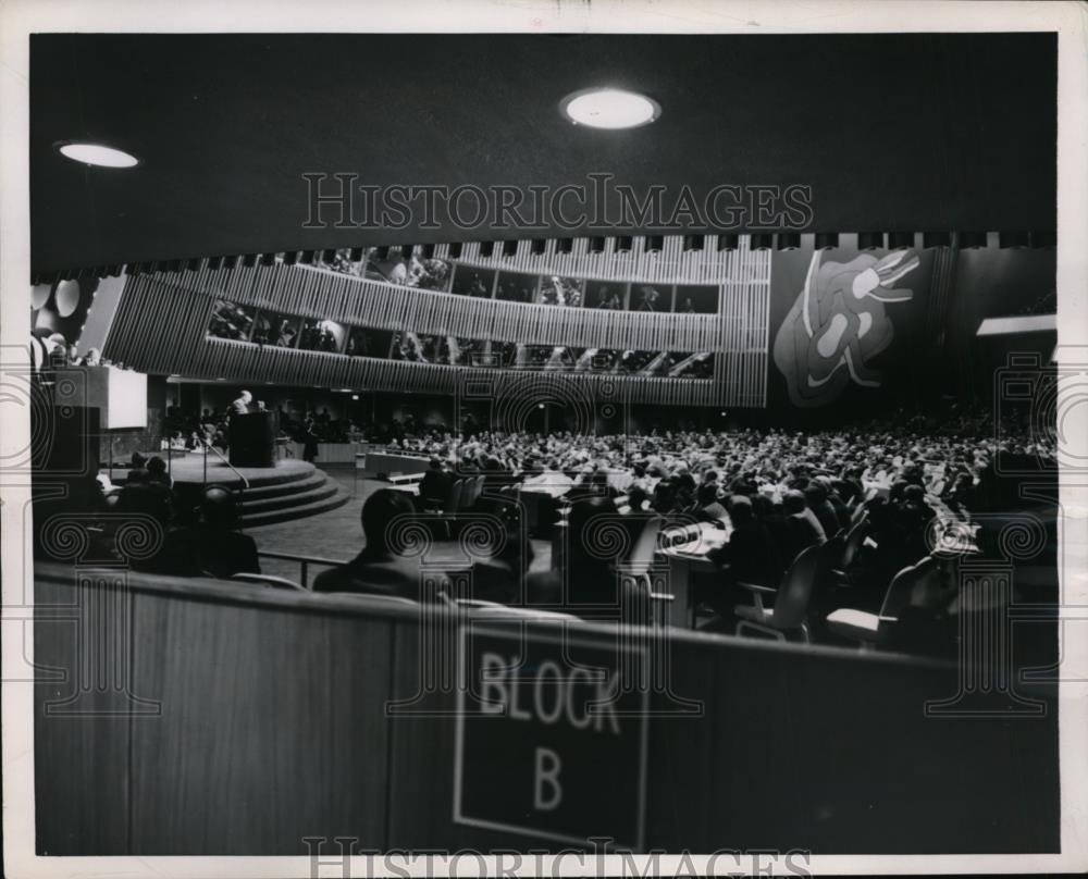 1952 Press Photo New York Dr. J.M.A.H. Luns addresses UN General Assembly NYC - Historic Images