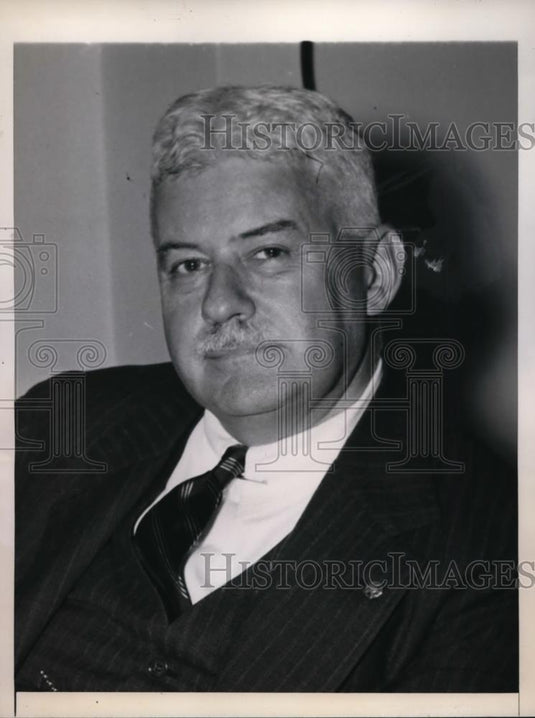 1947 Press Photo New York Payton Bedir investigates NY Welfare Department NYC - Historic Images