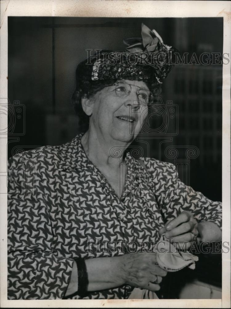 1947 Press Photo New York Madsella Hvosief sails away on SS Stavangerfjord NYC - Historic Images