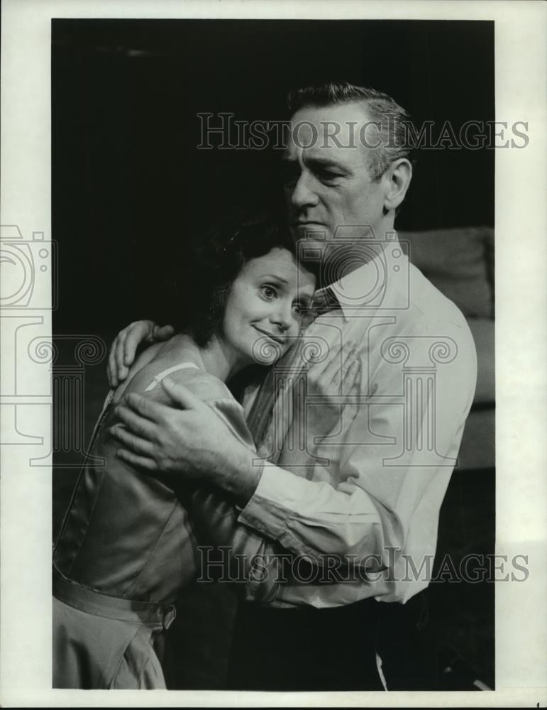 Press Photo Swoosie Kurtz and John Mahoney star in &quot;The House of Blue Leaves&quot; - Historic Images