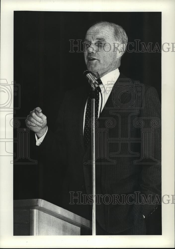 1980 Press Photo Sen. John Glenn at Meiers Elementary School in Shaker Heights - Historic Images