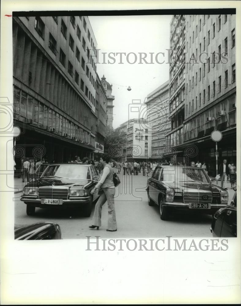 1979 Press Photo Cars parked-downtown Belgrade Yugoslavia - cvb71770 - Historic Images