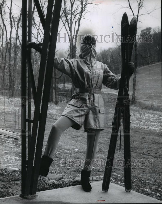 1966 Press Photo 1966 Ski fashion - cvb71249 - Historic Images