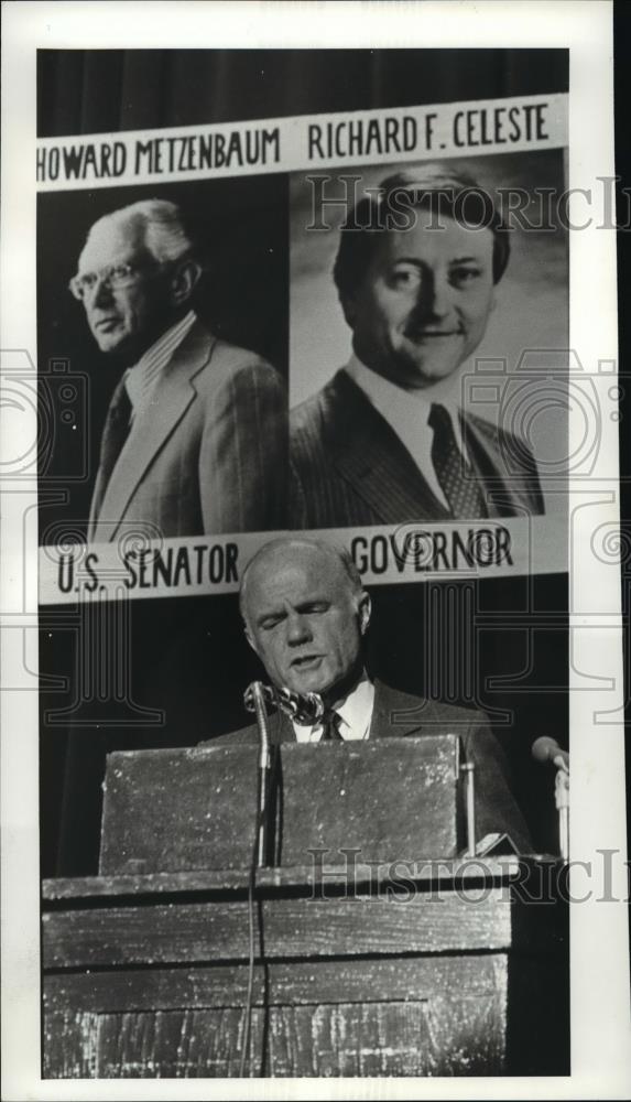 1982 Press Photo Senator John Glenn speaks to Democratic convention  - cvb71722 - Historic Images