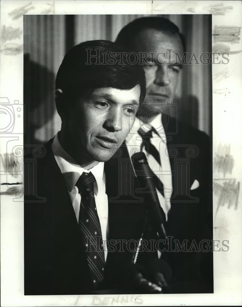 1986 Press Photo Dennis Kucinich pulls out the Governors race - cvb71681 - Historic Images