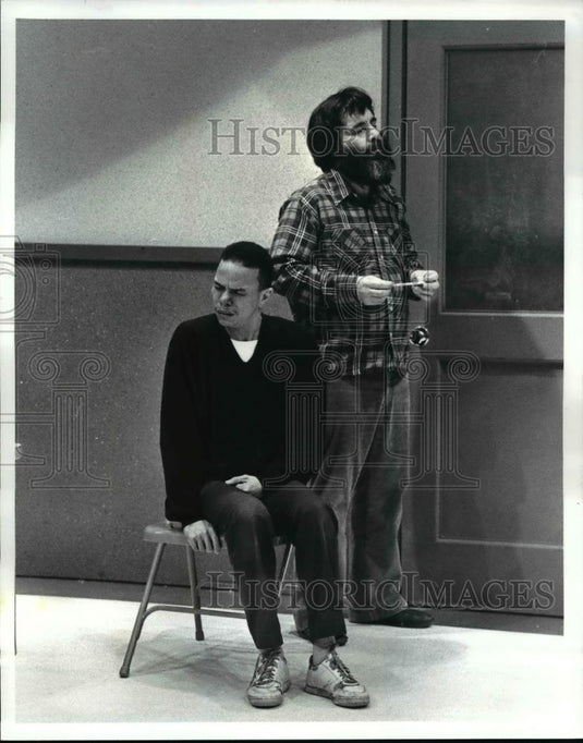 1988 Press Photo L-R Reyno and Michael Regnier in "The Medal of Honor" - Historic Images