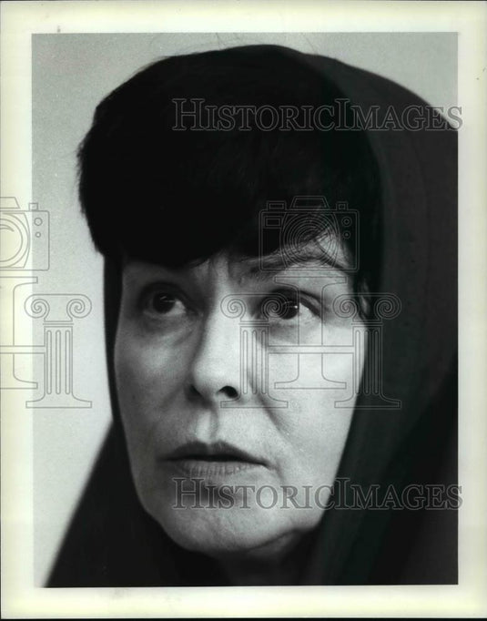 1982 Press Photo Valerie London as "Mary" in Family Portrait - cvb70056 - Historic Images