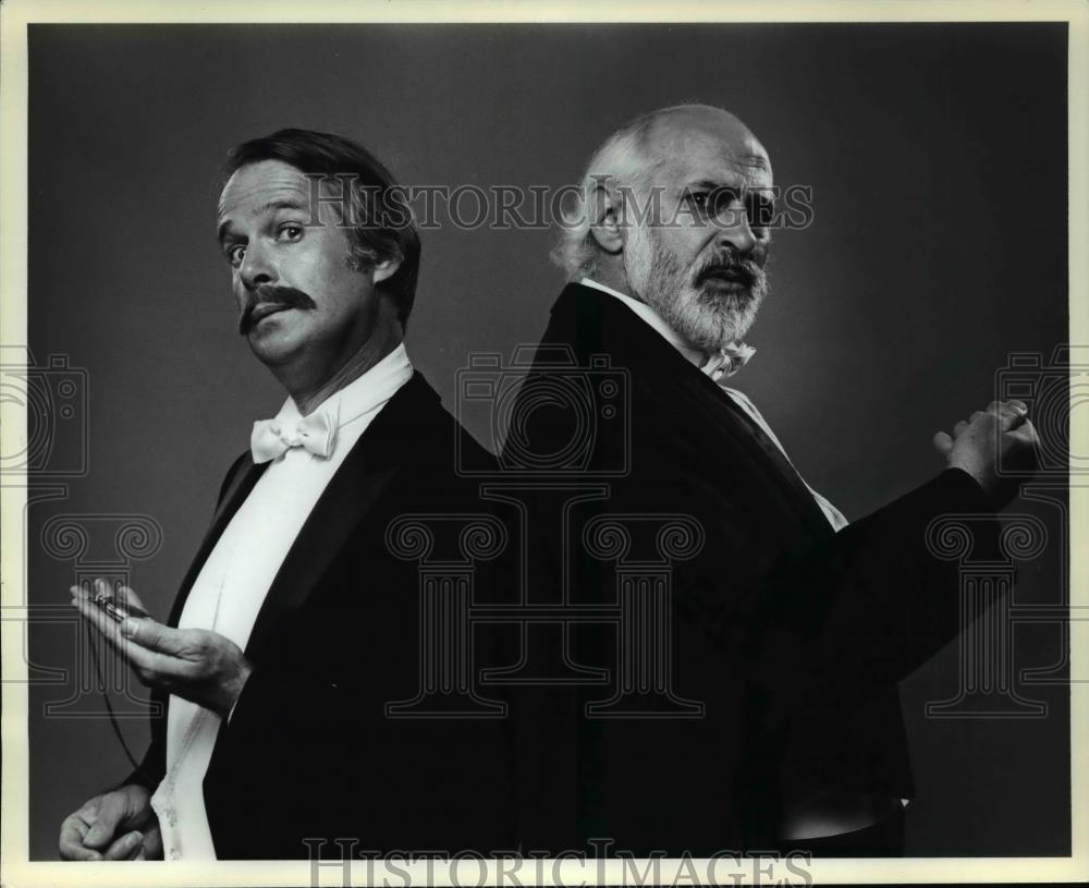 1980 Press Photo Robert Ellenstein (R) as Spettigue in Charley&#39;s Aunt, Play - Historic Images