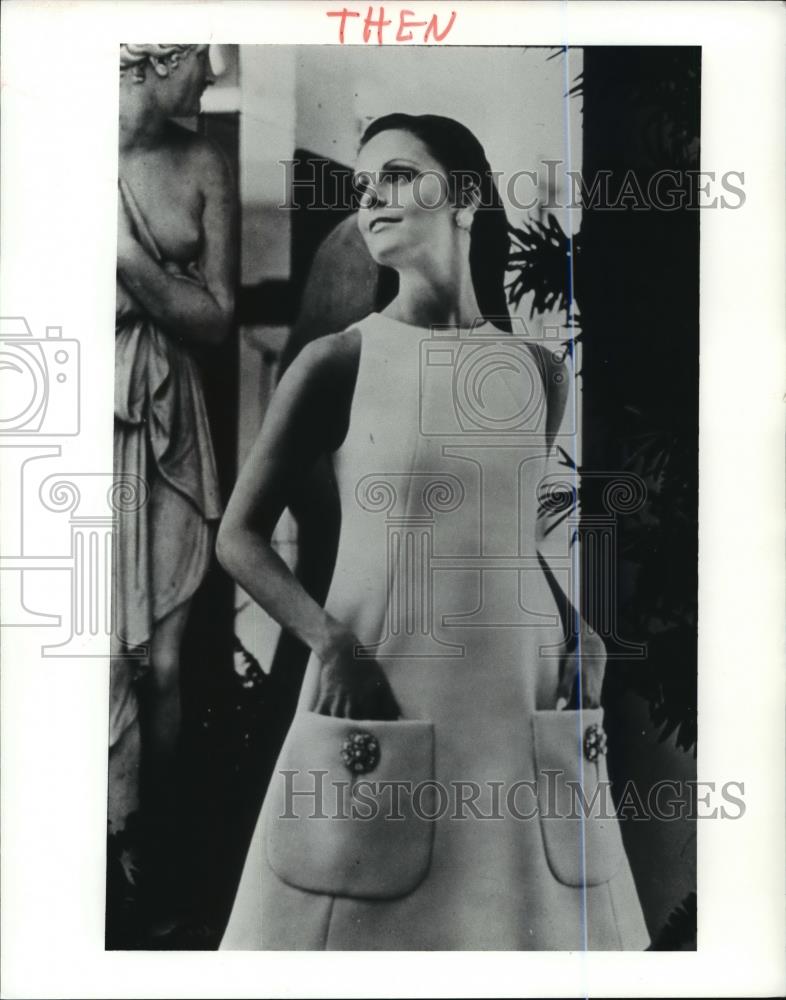 1960 Press Photo 1960&#39;s fashion. - cvb71260 - Historic Images