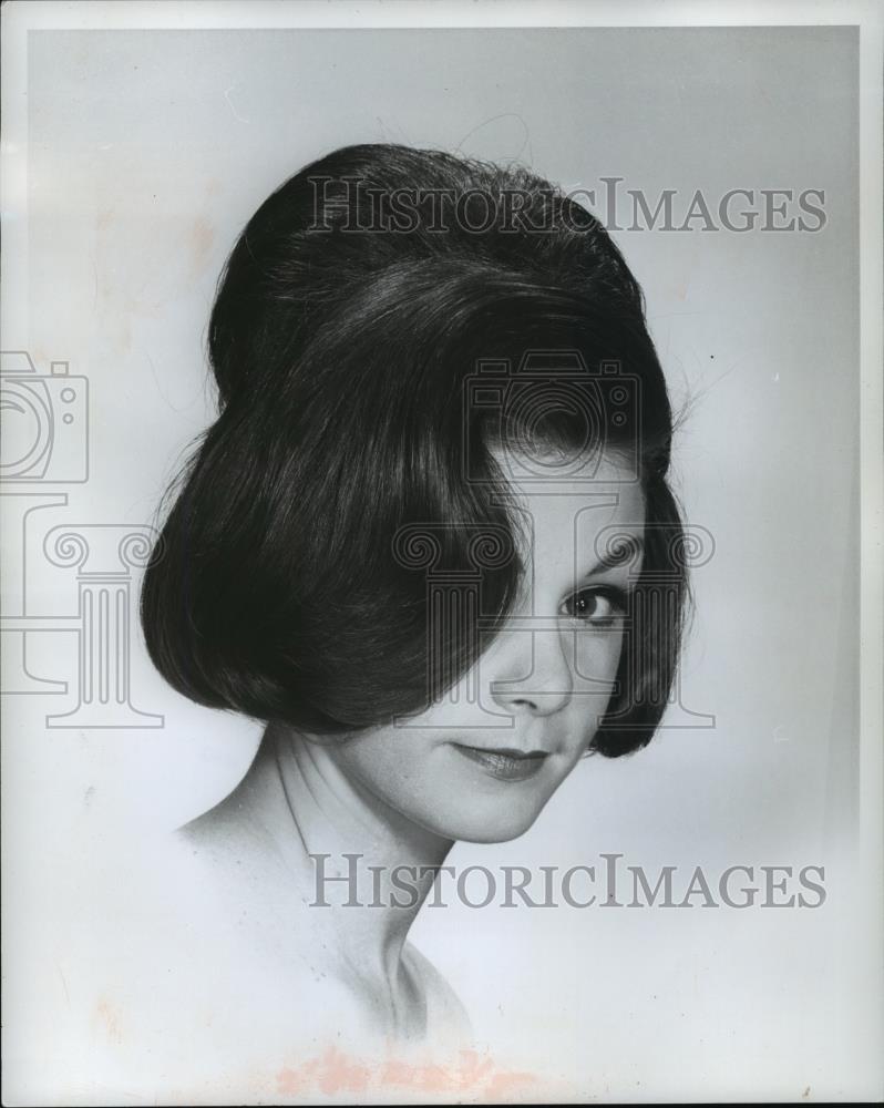 1962 Press Photo &quot;Boom Line&quot; peek a boo swirl - cvb71794 - Historic Images