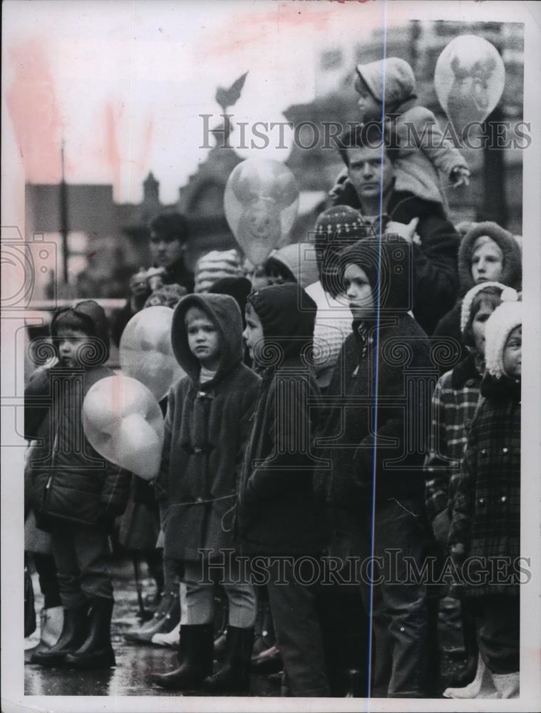 1968 Press Photo Christmas parade in Cleveland in 1968. - cvb71262 - Historic Images