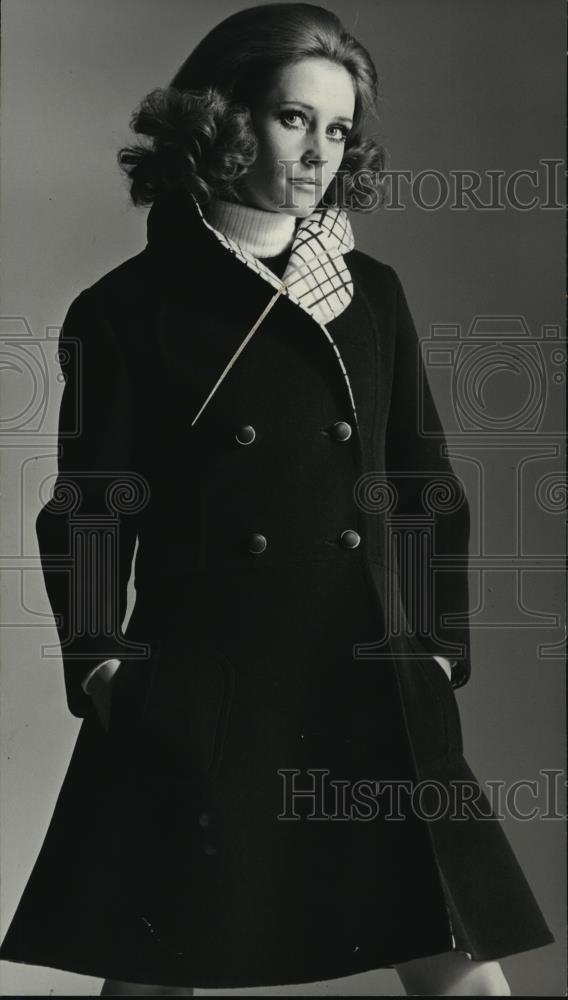 Press Photo Pure Worsted Wool coat - cvb71812 - Historic Images