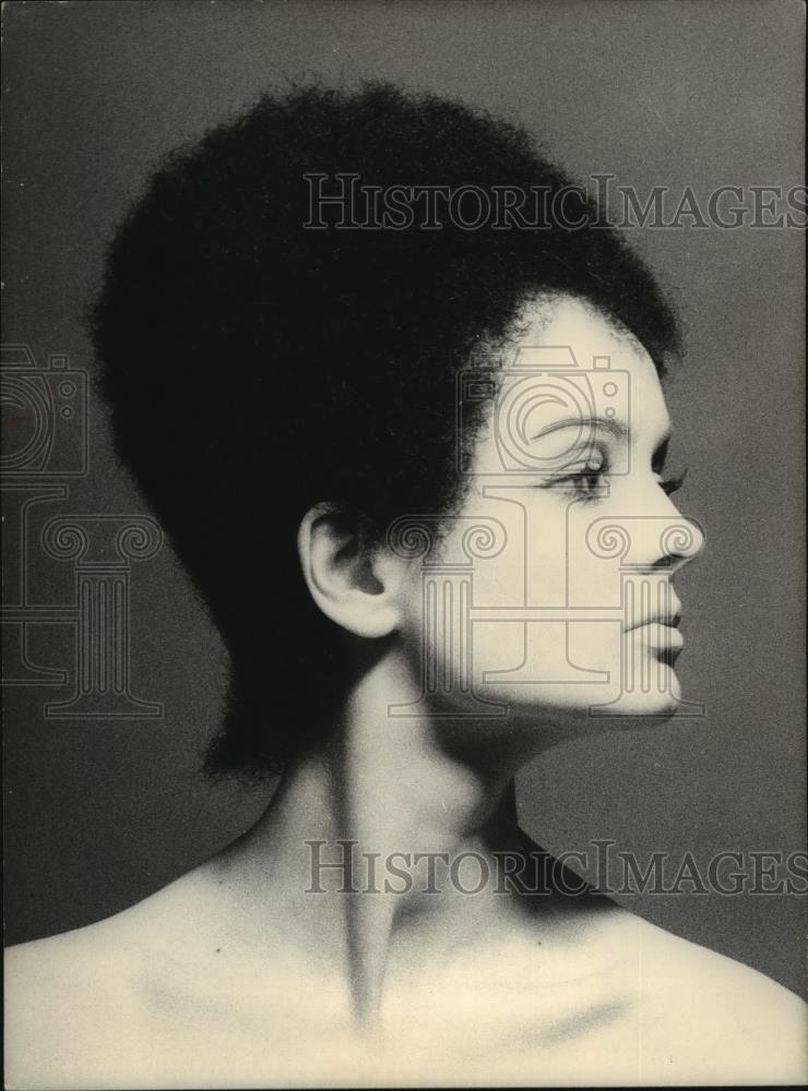 1970 Press Photo Hair fashion, hair and make up by femme Sistina - cvb71769 - Historic Images