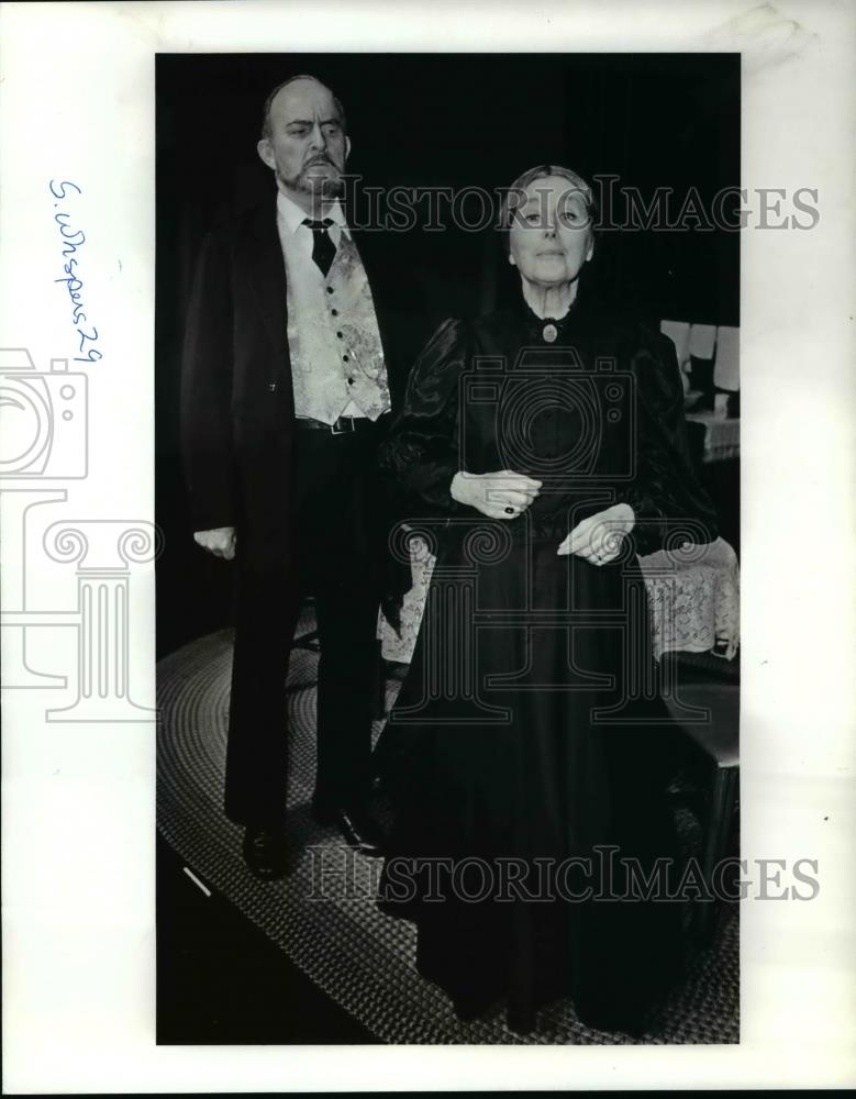 1988 Press Photo Don McMillan and Mary Bennett cast members of &quot;Mrs. Lincoln&quot; - Historic Images