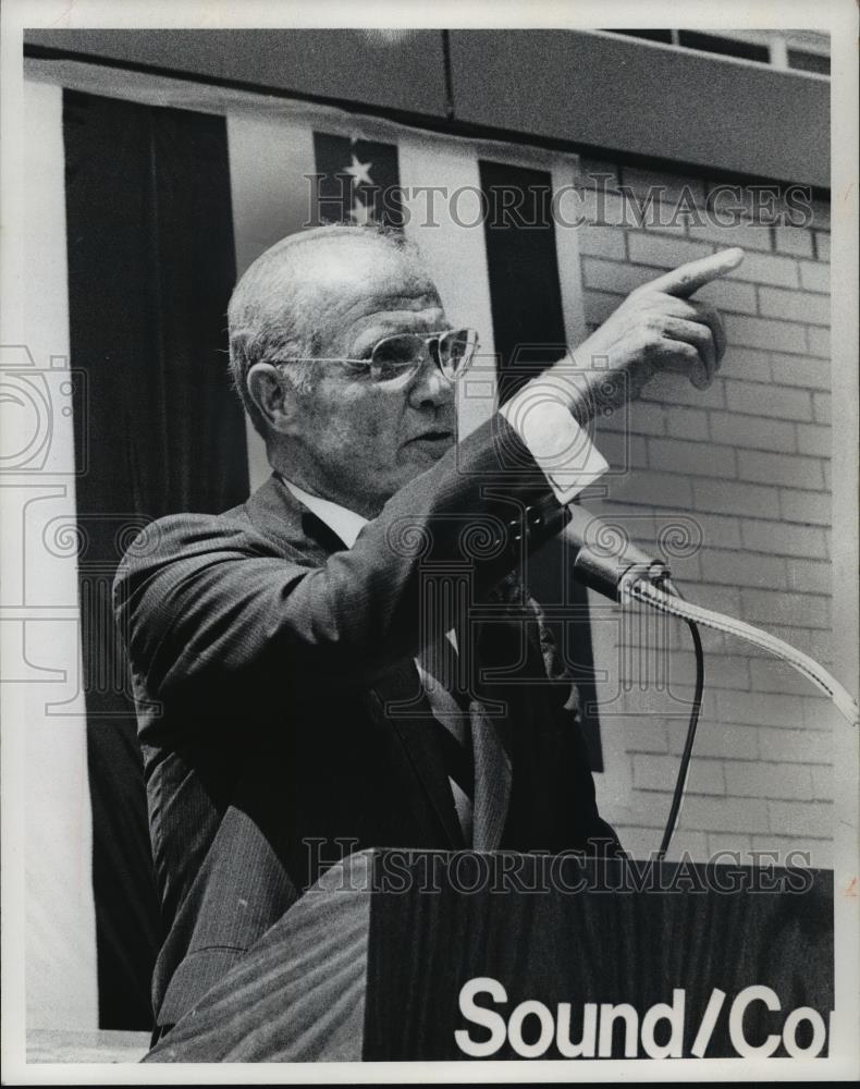 1977 Press Photo Senator John Glenn-Parma Community General Hospital - cvb71984 - Historic Images